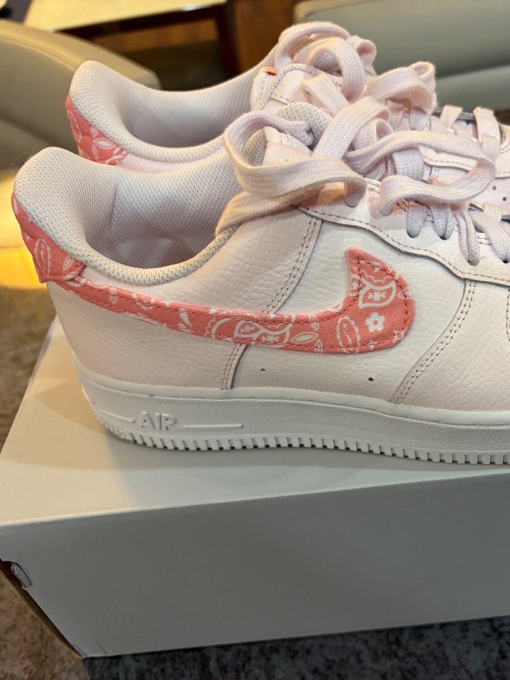 Nike Women W AIR FORCE 1 '07PEARL PINK/CORAL CHALK-WHITE Pink Sneakers